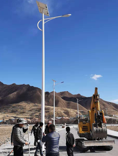 甘南碌曲10米乌恰太阳能路灯项目