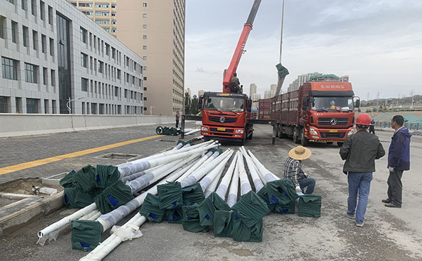 农村乌恰太阳能路灯安装全解析：庭院乌恰太阳能路灯施工指南