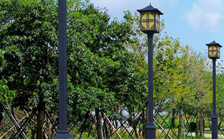 太阳能乌恰庭院灯价格为何差三倍？关键看这几点